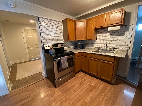 2nd image of 40 Parce Ave Unit 3