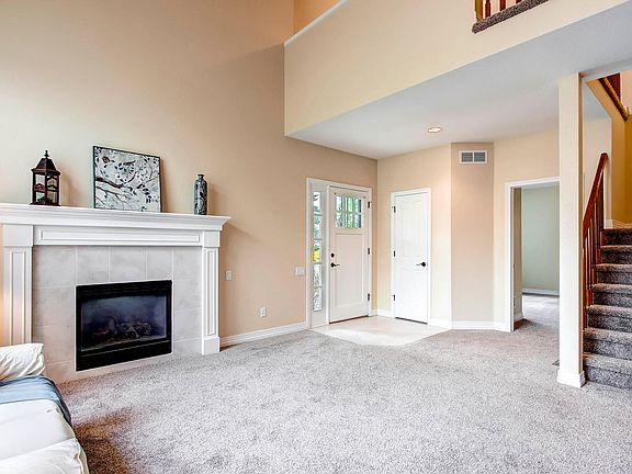 Gas Fireplace with Recircula