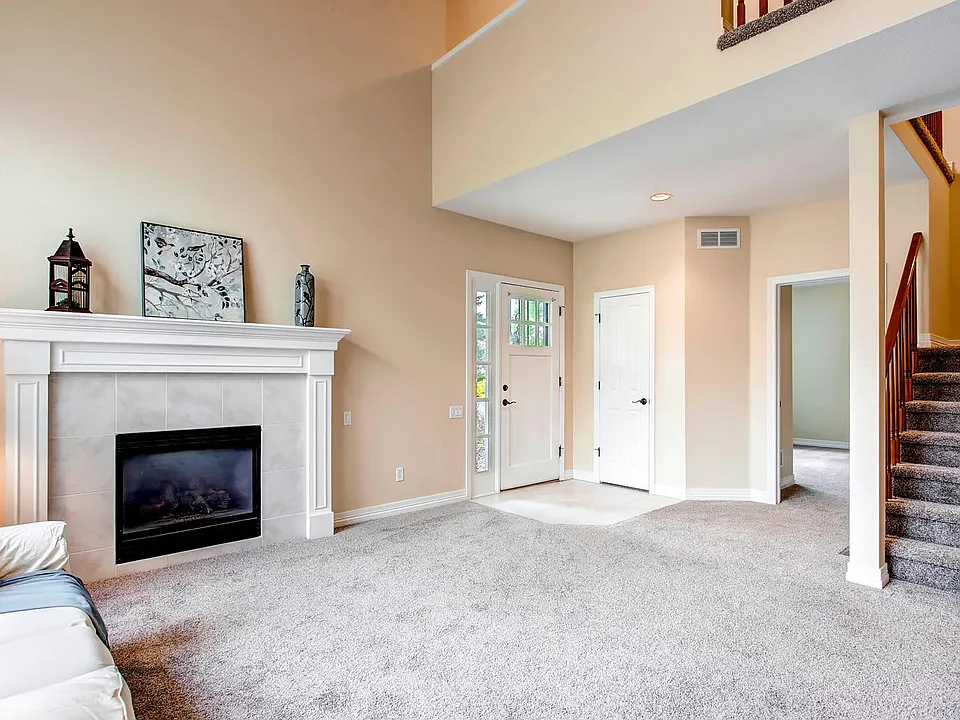 Gas Fireplace with Recircula