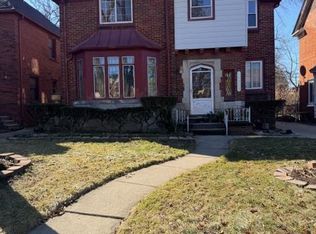 18303 Santa Barbara Dr, Detroit, MI