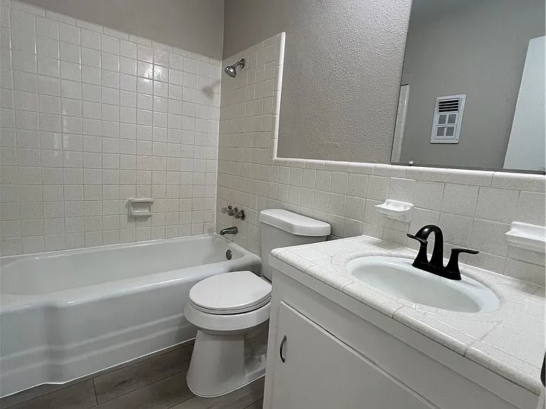 4612 Camellia St — Photo 9