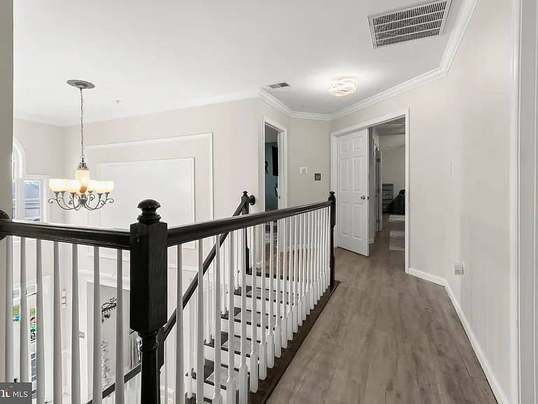 7202 Exbury Ct — Photo 45