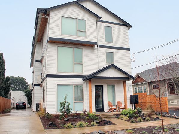 1126 SE Tenino St