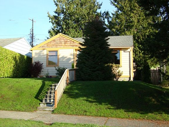 Well maintained home with newer siding, gutters and downspouts plus a 25 yr composition roof! Fantastic West Seattle location!! Just blocks away from the wonderful West Seattle Junctuon