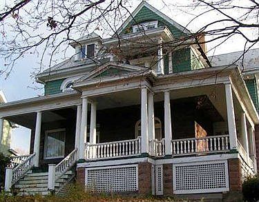 2nd image of 302 Front St