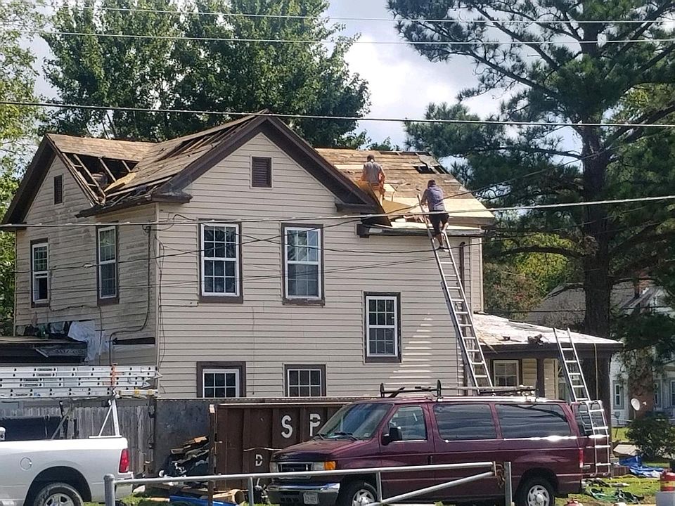 2nd image of 2501 Shell Rd
