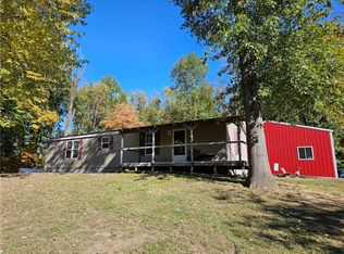 628 Wagon Rd, Greenup, IL 62428