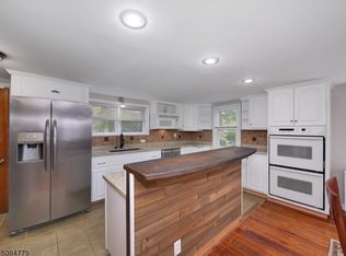 25 Lakeside Ave, Bloomingdale, NJ 07403