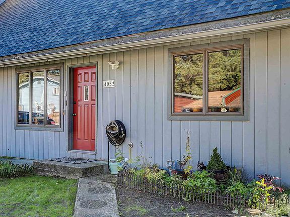 3rd image of 4032 Deborah Dr