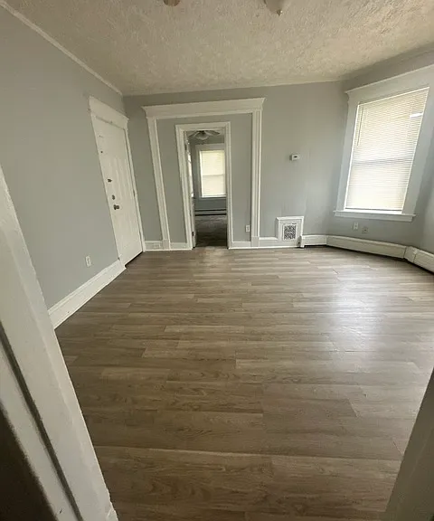314-316 Capen St #2 — Photo 5
