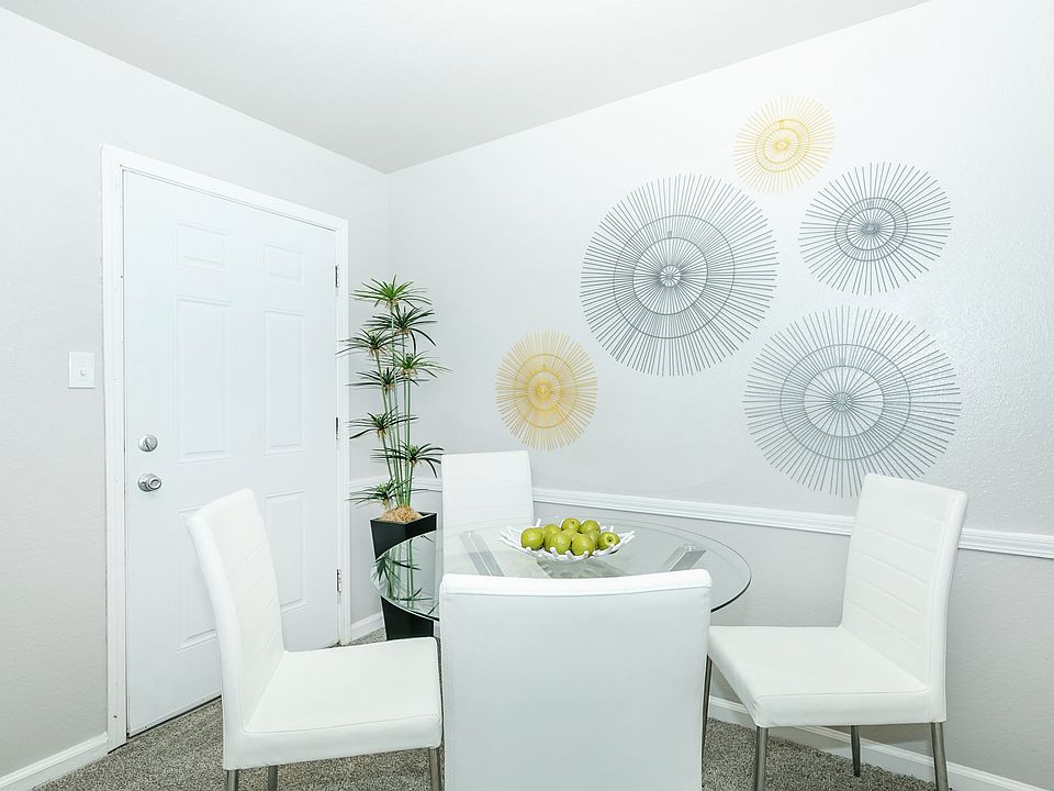 Cozy Dining Room