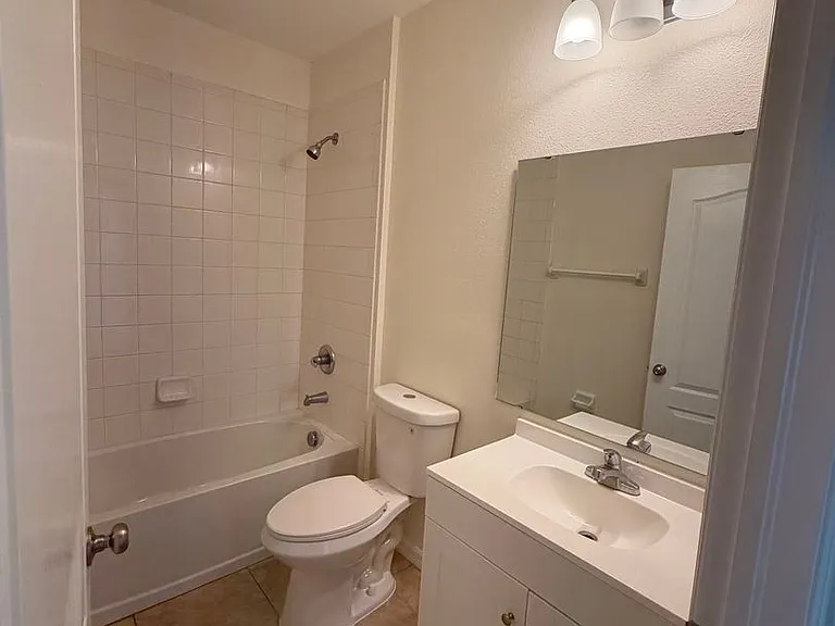 10119 Candleberry Woods Ln — Photo 7