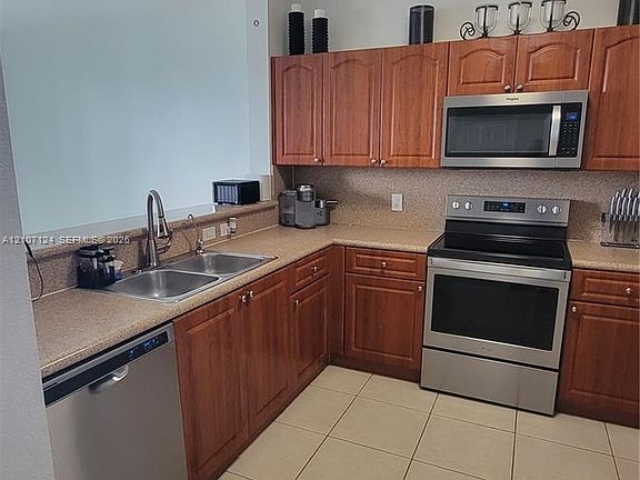 5th image of 3985 SW 155th Ave #306