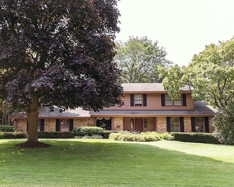 1st image of 18225 Le Chateau Dr