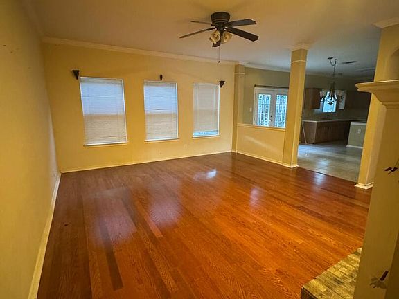 4th image of 5867 Creekway