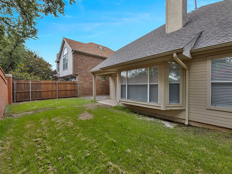 9012 Cumberland Dr — Photo 6