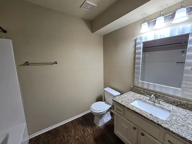 8414 Cambridge Rd #C04 — Photo 10