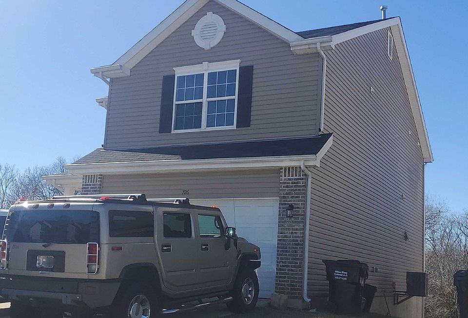 2nd image of 726 College Park Dr