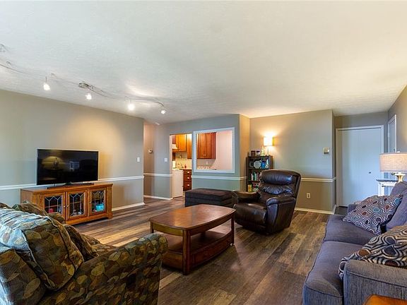3rd image of 2995 N Bay Dr APT I-9