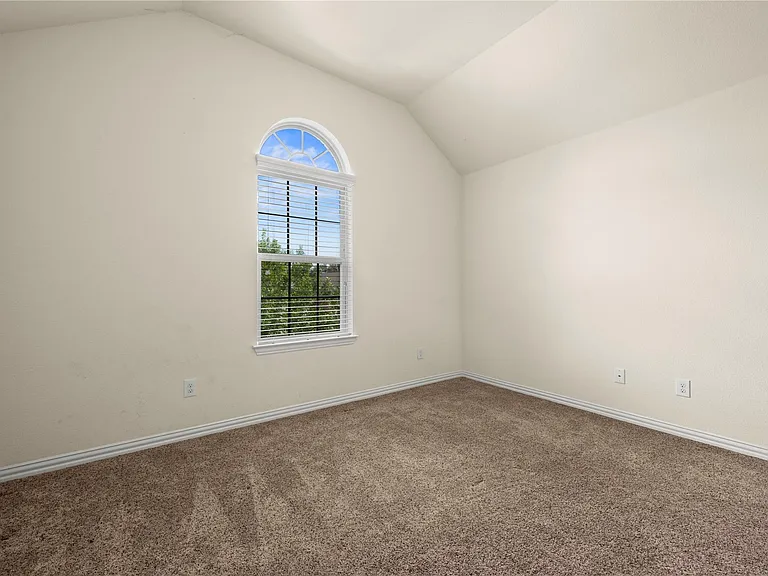 3665 Bainbridge St — Photo 38