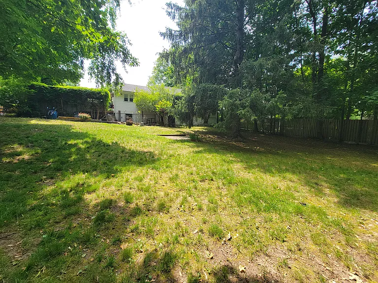 33 N Maple Ave #1 — Photo 23
