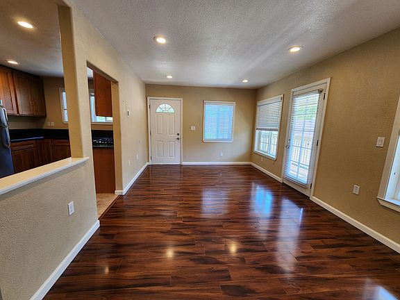 2nd image of 4000 69th St