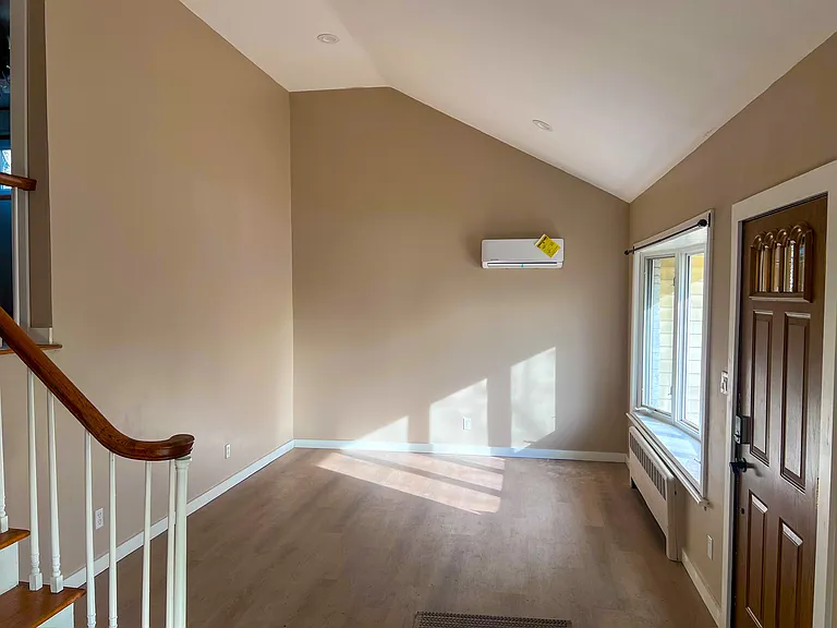 126 Nelson St — Photo 30