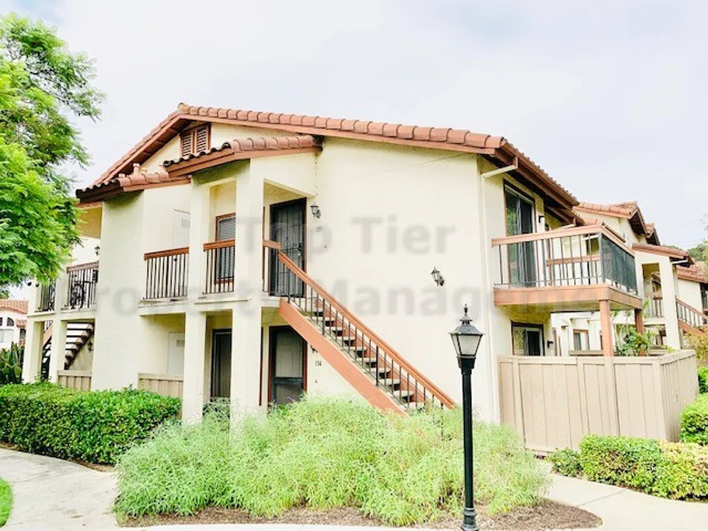 Beautiful 2 Bd/1 Ba, 806 sf upper unit condo located in very desirable La Jolla Colony community — Photo 1
