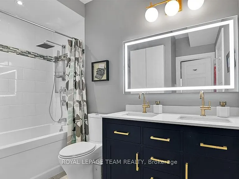 212 Flora St #1 — Photo 11