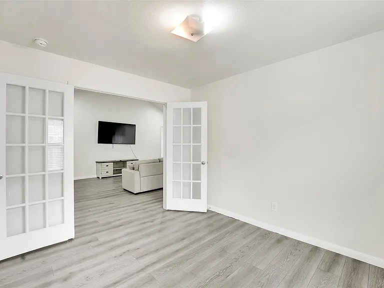 170 Kennedy Dr — Photo 18