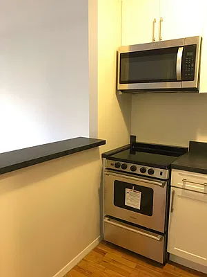 Rented by Avenues Real Estate | media 3