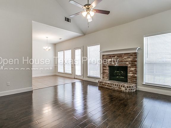 2nd image of 2109 Bentley Dr