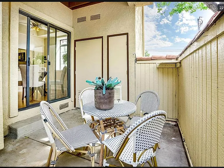 24 Washington Square Dr — Photo 15