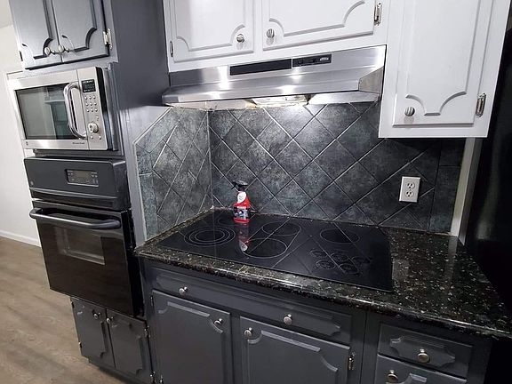 Brand new flat cooktop.