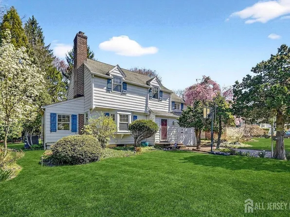 10 North Dr, East Brunswick, NJ 08816