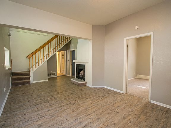 1921 Arapahoe Ave Living Area