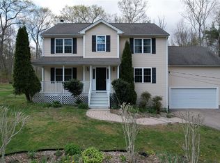 4 Thomas Ln, Hope Valley, RI 02832