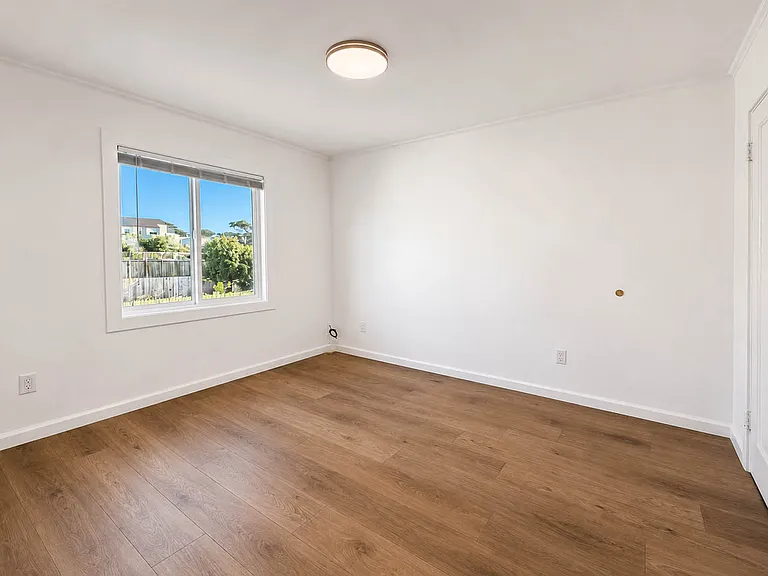3411 Irving St #3411 — Photo 7