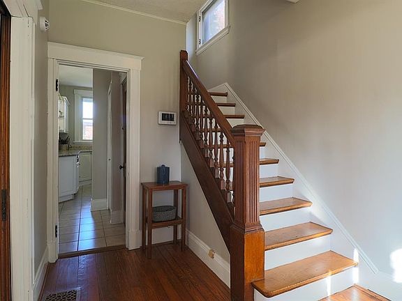 3rd image of 4011 Forest Ave