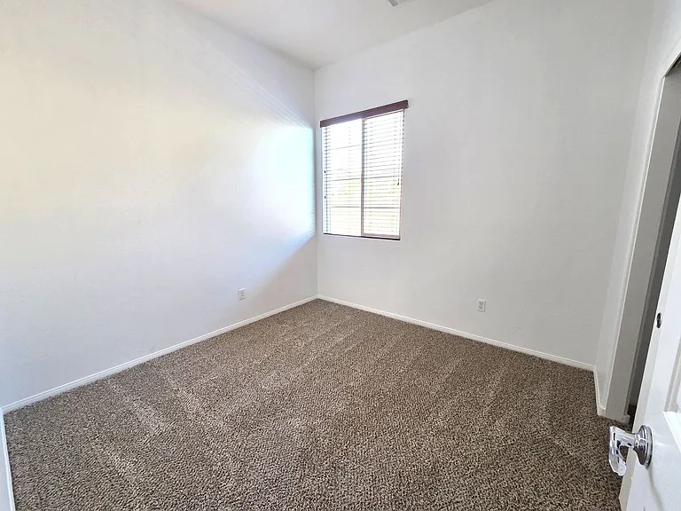 6566 Brooklyn Heights St — Photo 25