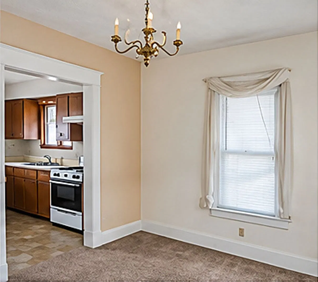 3 Bed 1 Bath — Photo 3