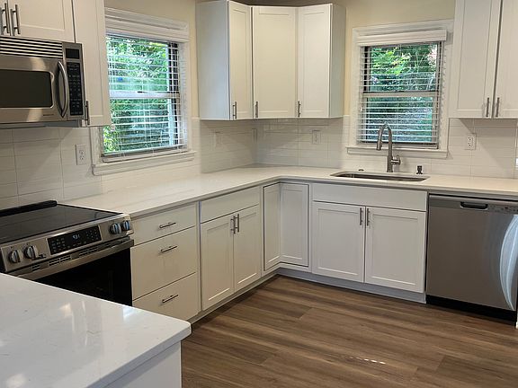 3rd image of 5000 Erickson Rd
