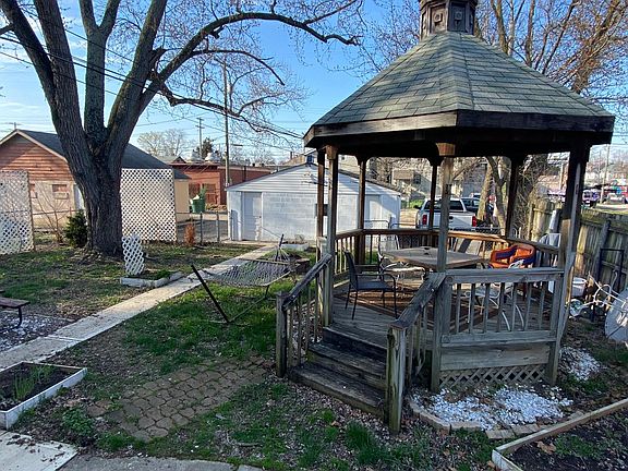 3rd image of 368 E Tompkins St