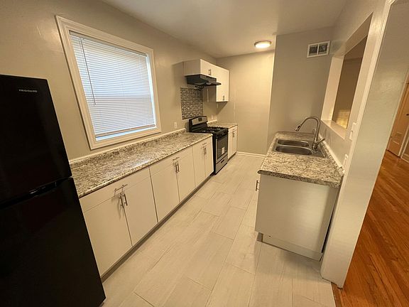 2nd image of 9136 S Bishop St APT 1