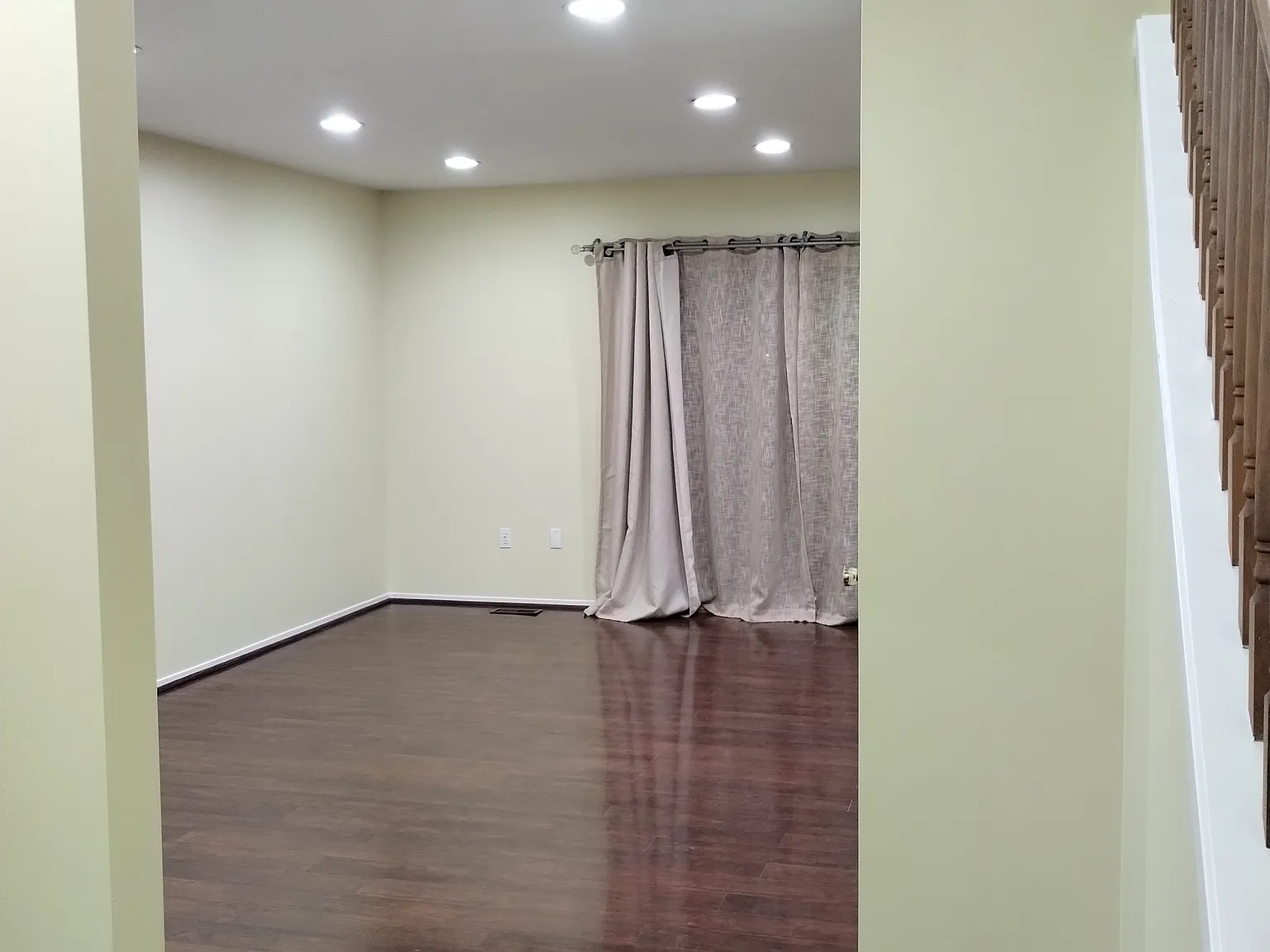2 bed, 2.5 bath, 1172 sqft, $1,900 — Photo 2