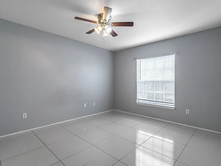 5124 Park Central Dr #517 — Photo 25