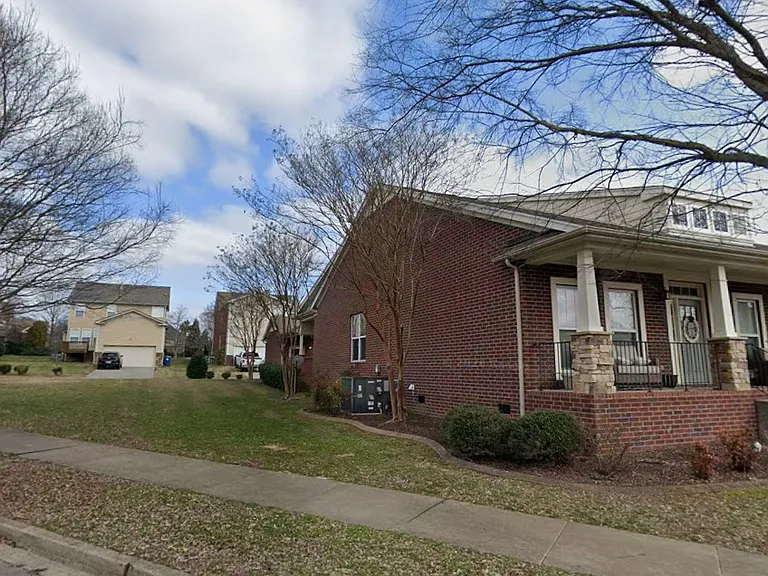 102 Fine Ln — Photo 32