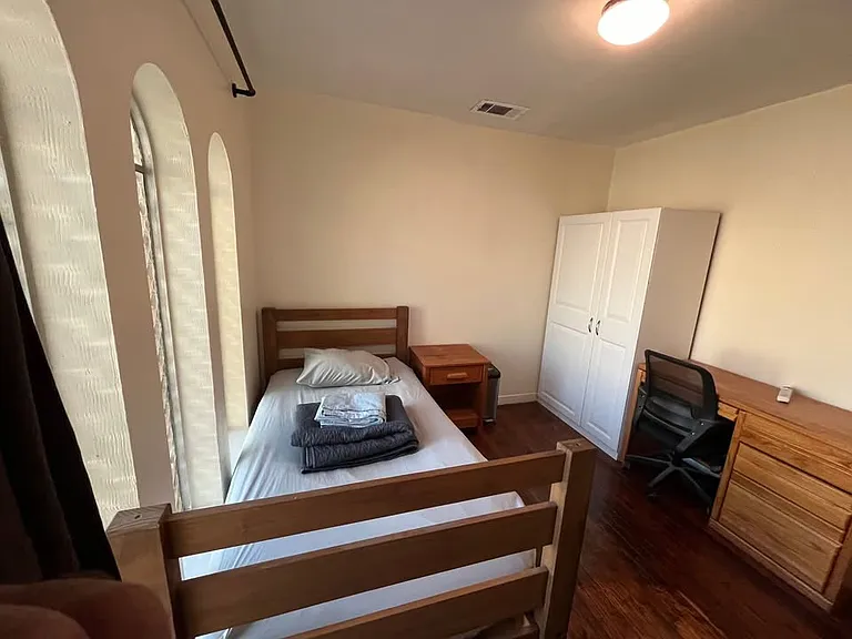7103 Guadalupe St — Photo 2