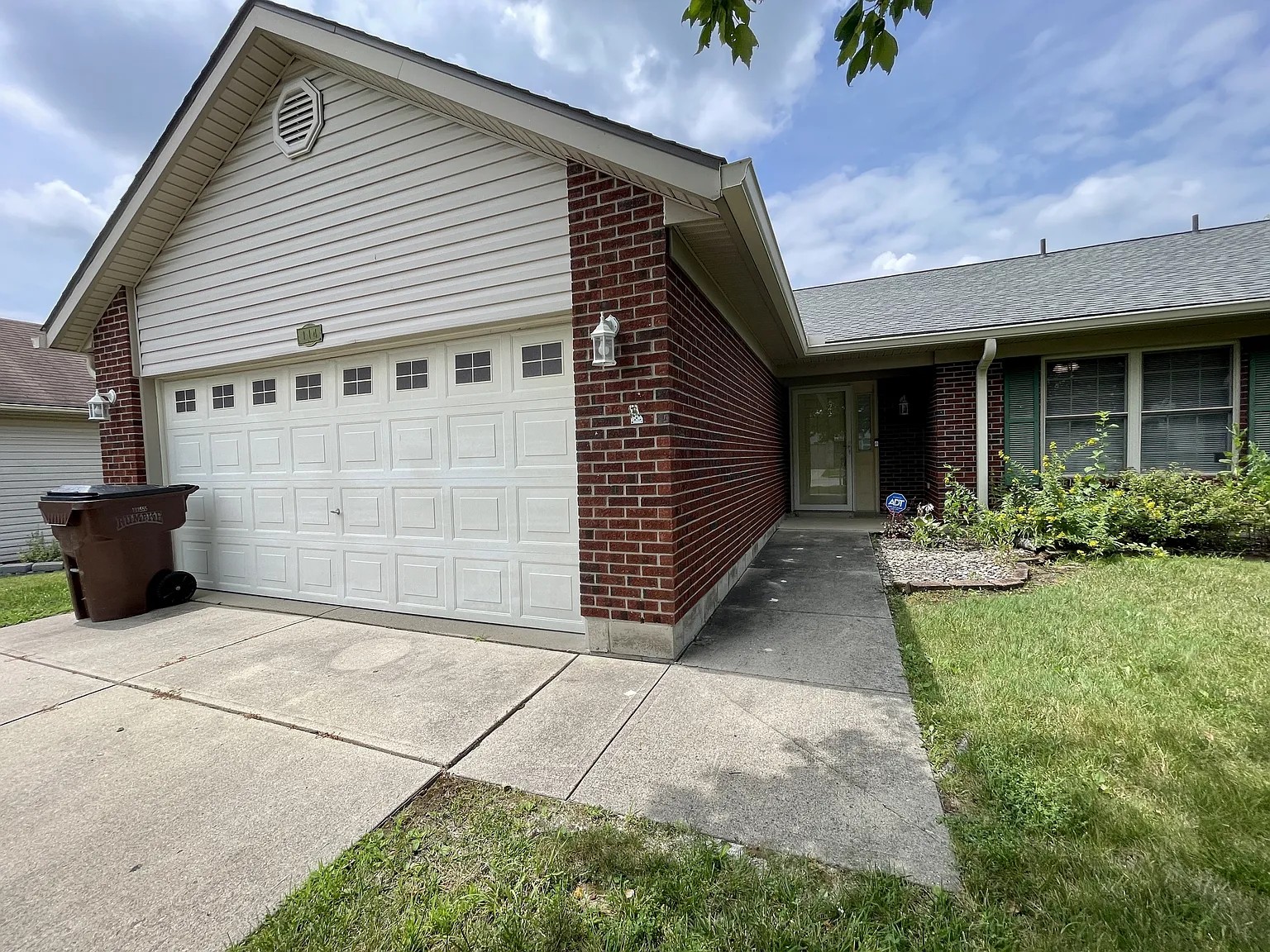 114 Warner Drive - 1 — Photo 1