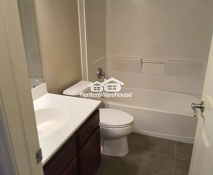 8108 Oakview Cir N — Photo 17